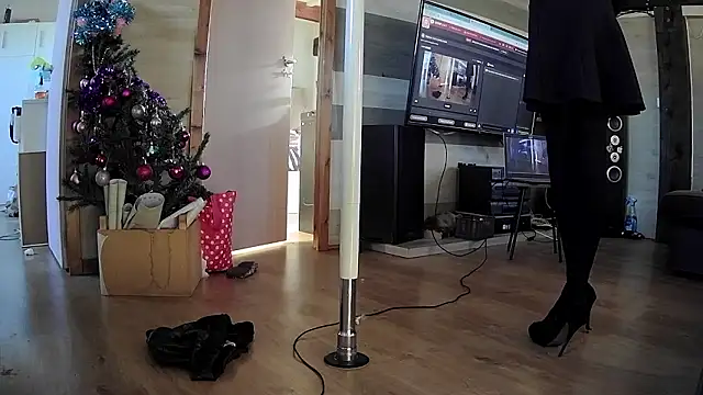 Snapshot of FLakiReve chatting on 18, 12, 2025 FLakiReve online show from 18, 12, 2025