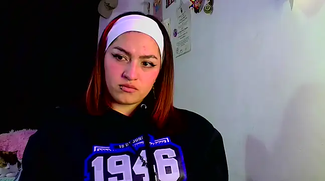 lucycherry   online show from 6, 3, 2025