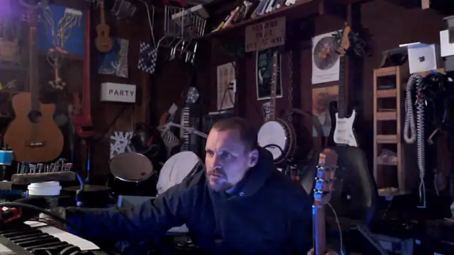 Snapshot of itsjameswebbscope chatting on 28, 10, 2025 itsjameswebbscope online show from 28, 10, 2025