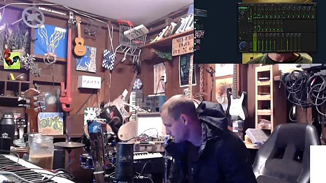 Snapshot of itsjameswebbscope chatting on 5, 11, 2025 itsjameswebbscope online show from 5, 11, 2025