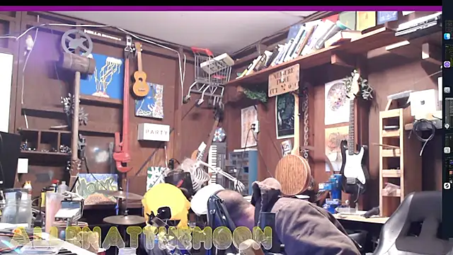 Snapshot of itsjameswebbscope chatting on 18, 11, 2025 itsjameswebbscope online show from 18, 11, 2025