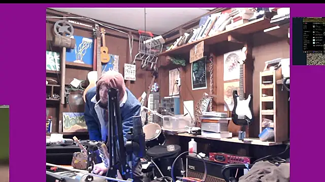 Snapshot of itsjameswebbscope chatting on 5, 12, 2025 itsjameswebbscope online show from 5, 12, 2025