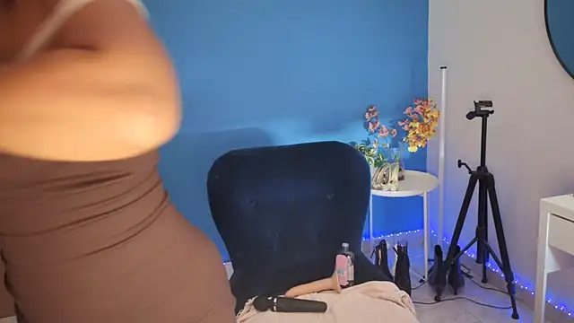 Snapshot of NaughtyMe chatting on 11, 11, 2025 NaughtyMe online show from 11, 11, 2025