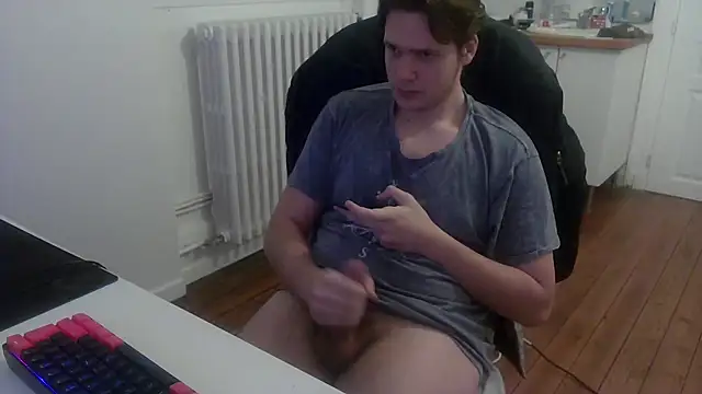 Snapshot of branlettemaster76 chatting on 12, 12, 2024 branlettemaster76 online show from 12, 12, 2024