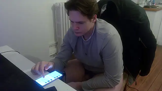 Snapshot of branlettemaster76 chatting on 17, 12, 2024 branlettemaster76 online show from 17, 12, 2024