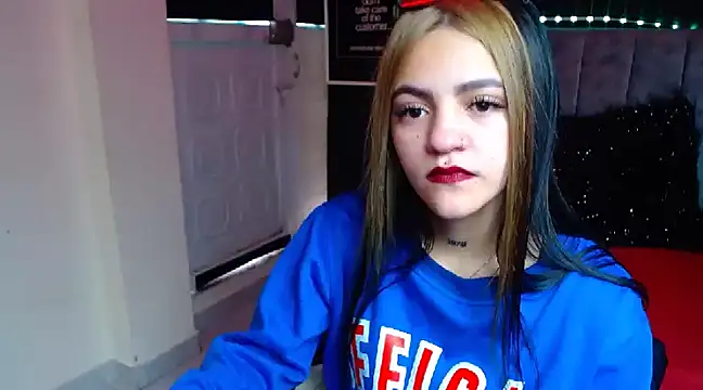 Snapshot of Violettasquirt chatting on 15, 1, 2025 Violettasquirt online show from 15, 1, 2025