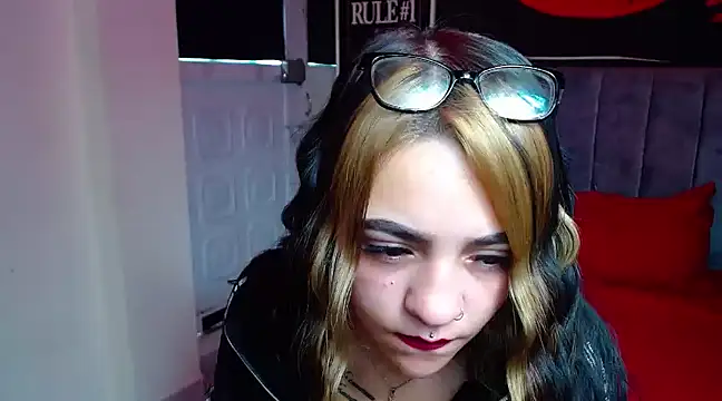 Snapshot of Violettasquirt chatting on 22, 1, 2025 Violettasquirt online show from 22, 1, 2025