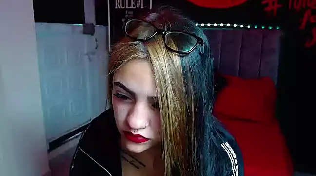 Snapshot of Violettasquirt chatting on 25, 1, 2025 Violettasquirt online show from 25, 1, 2025