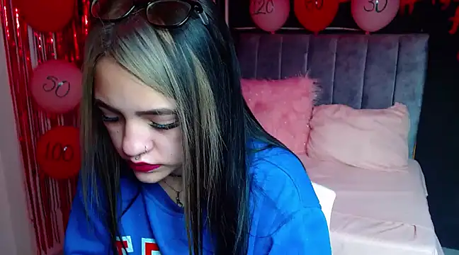 Snapshot of Violettasquirt chatting on 13, 2, 2025 Violettasquirt online show from 13, 2, 2025