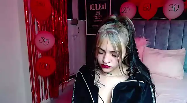 Snapshot of Violettasquirt chatting on 14, 2, 2025 Violettasquirt online show from 14, 2, 2025