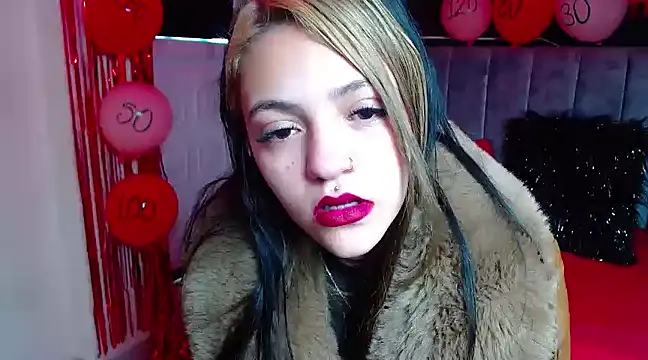 Snapshot of Violettasquirt chatting on 18, 2, 2025 Violettasquirt online show from 18, 2, 2025