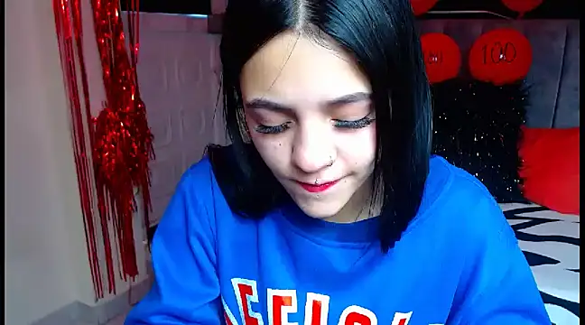 Snapshot of Violettasquirt chatting on 3, 3, 2025 Violettasquirt online show from 3, 3, 2025