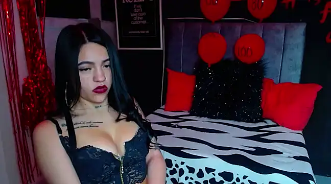 Snapshot of Violettasquirt chatting on 6, 3, 2025 Violettasquirt online show from 6, 3, 2025