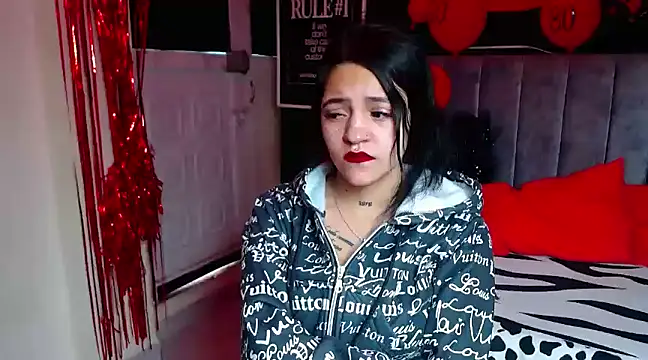 Snapshot of Violettasquirt chatting on 13, 3, 2025 Violettasquirt online show from 13, 3, 2025