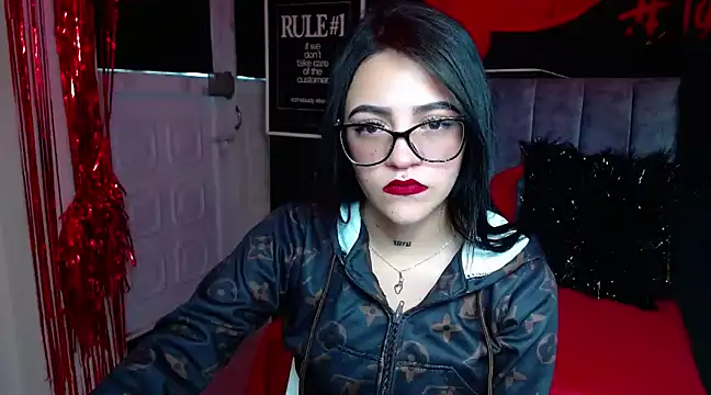 Snapshot of Violettasquirt chatting on 17, 3, 2025 Violettasquirt online show from 17, 3, 2025