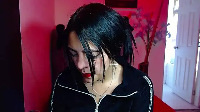 Snapshot of Violettasquirt chatting on 11, 9, 2025 Violettasquirt online show from 11, 9, 2025