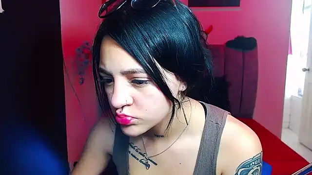 Snapshot of Violettasquirt chatting on 23, 9, 2025 Violettasquirt online show from 23, 9, 2025