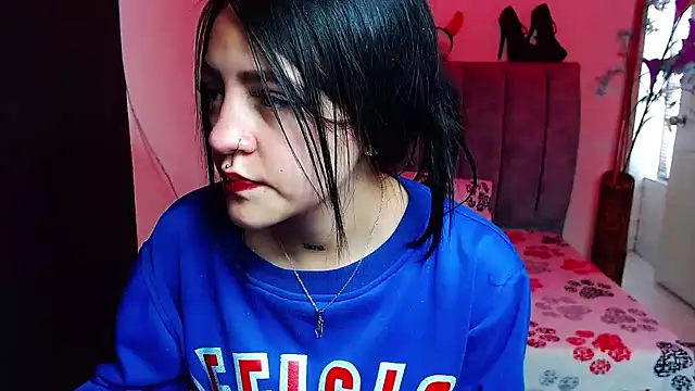 Snapshot of Violettasquirt chatting on 2, 10, 2025 Violettasquirt online show from 2, 10, 2025