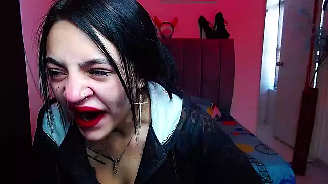 Snapshot of Violettasquirt chatting on 9, 10, 2025 Violettasquirt online show from 9, 10, 2025