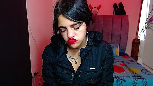 Snapshot of Violettasquirt chatting on 15, 10, 2025 Violettasquirt online show from 15, 10, 2025