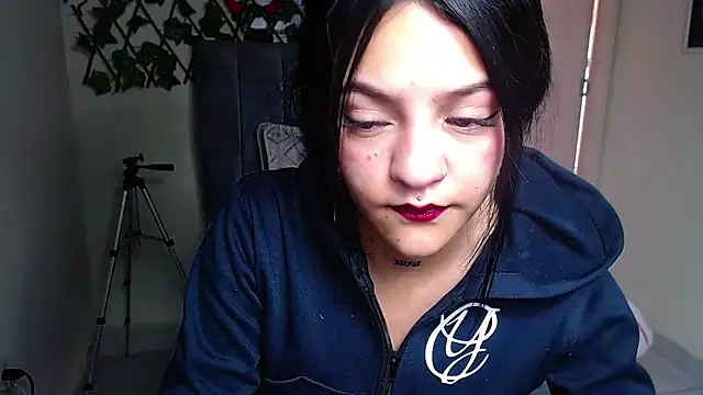 Snapshot of Violettasquirt chatting on 10, 6, 2026 Violettasquirt online show from 10, 6, 2026