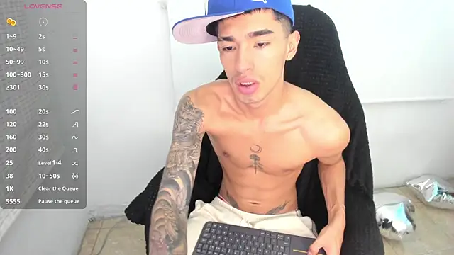 Snapshot of Damon__333 chatting on 27, 2, 2025 Damon 333 online show from 27, 2, 2025