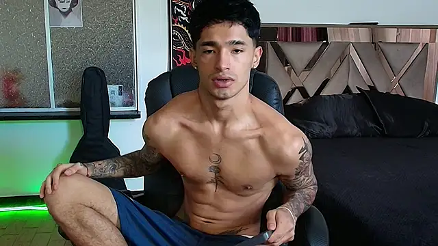 Snapshot of Damon__333 chatting on 2, 10, 2025 Damon 333 online show from 2, 10, 2025