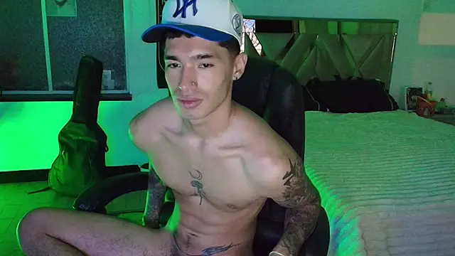 Snapshot of Damon__333 chatting on 16, 10, 2025 Damon 333 online show from 16, 10, 2025