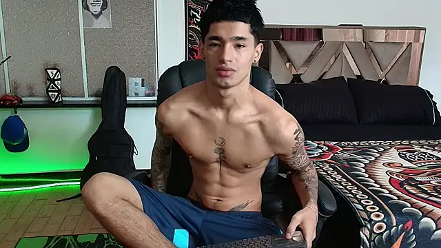 Snapshot of Damon__333 chatting on 21, 10, 2025 Damon 333 online show from 21, 10, 2025