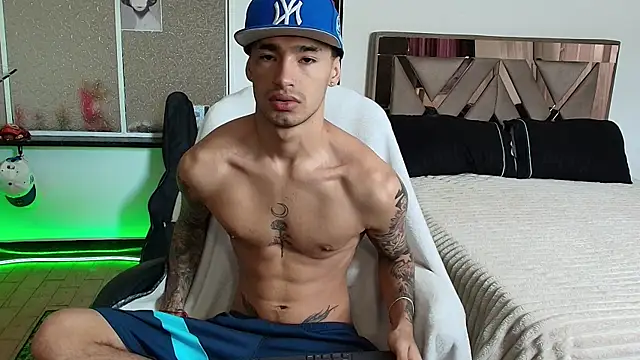 Snapshot of Damon__333 chatting on 28, 10, 2025 Damon 333 online show from 28, 10, 2025