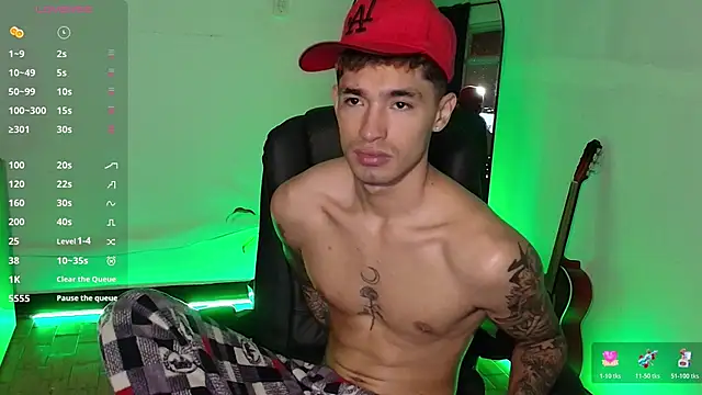 Snapshot of Damon__333 chatting on 21, 11, 2025 Damon 333 online show from 21, 11, 2025