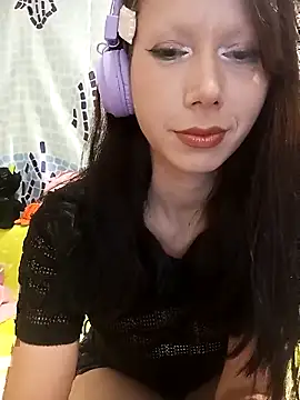 Snapshot of SashaGrinch chatting on 5, 10, 2025 SashaGrinch online show from 5, 10, 2025