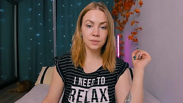 Snapshot of InsatiableFoxX chatting on 19, 9, 2025 InsatiableFoxX online show from 19, 9, 2025