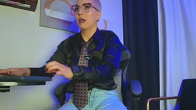 Camila Chainn online show from 13, 10, 2025