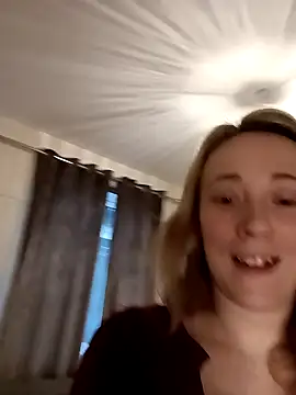 Snapshot of Teagan_B chatting on 4, 1, 2025 Teagan B online show from 4, 1, 2025