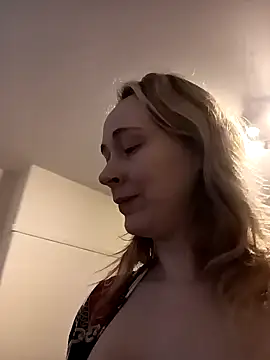 Snapshot of Teagan_B chatting on 10, 1, 2025 Teagan B online show from 10, 1, 2025