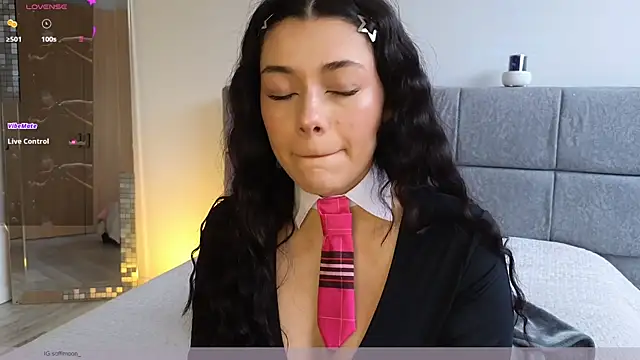 Snapshot of Soffimoon_ chatting on 25, 5, 2026 Soffimoon online show from 25, 5, 2026
