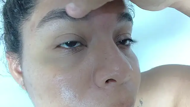 Snapshot of yulissa18 chatting on 11, 1, 2025 yulissa18 online show from 11, 1, 2025