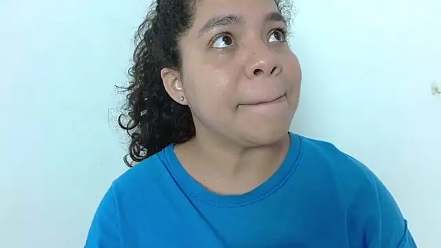 Snapshot of yulissa18 chatting on 9, 3, 2025 yulissa18 online show from 9, 3, 2025