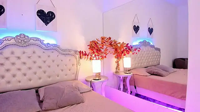 NiaColusi online show from 30, 9, 2025