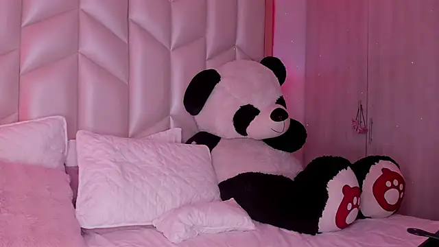 Snapshot of AlhanaRose chatting on 25, 2, 2025 AlhanaRose online show from 25, 2, 2025