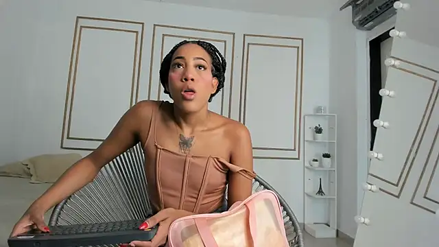 Snapshot of flavia_cruz chatting on 21, 9, 2025 flavia cruz online show from 21, 9, 2025