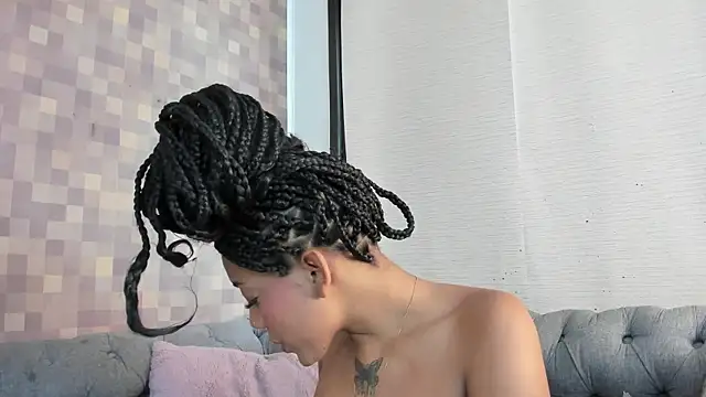Snapshot of flavia_cruz chatting on 25, 9, 2025 flavia cruz online show from 25, 9, 2025