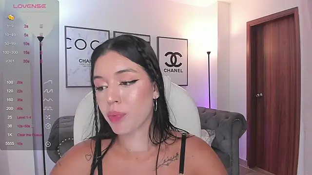 Snapshot of zoee_jackson chatting on 20, 1, 2025 zoee jackson online show from 20, 1, 2025