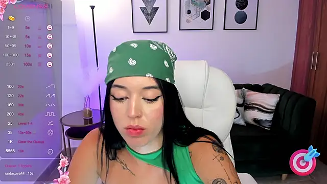 Snapshot of zoee_jackson chatting on 24, 1, 2025 zoee jackson online show from 24, 1, 2025