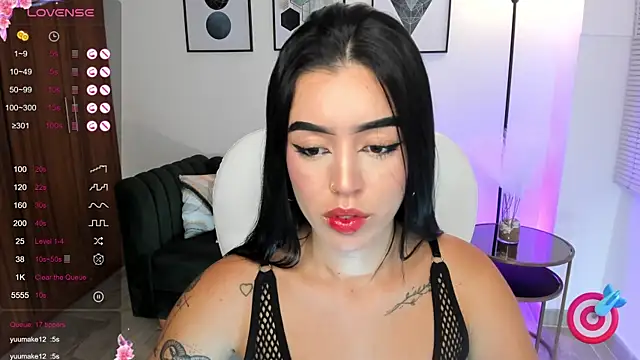 Snapshot of zoee_jackson chatting on 5, 2, 2025 zoee jackson online show from 5, 2, 2025