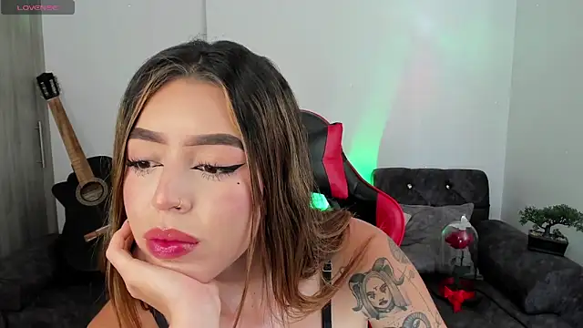 Snapshot of zoee_jackson chatting on 25, 9, 2025 zoee jackson online show from 25, 9, 2025