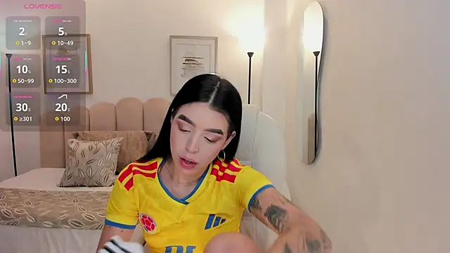 zoee jackson online show from 17, 6, 2026