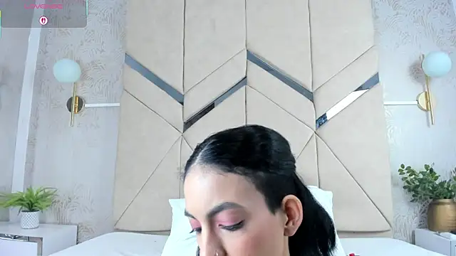 Snapshot of LilitRobins chatting on 8, 10, 2025 LilitRobins online show from 8, 10, 2025