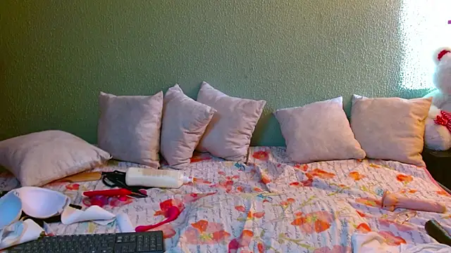 Snapshot of MirandaDream2 chatting on 19, 1, 2025 MirandaDream2 online show from 19, 1, 2025